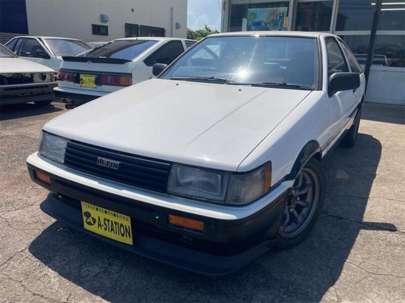 COROLLA LEVIN