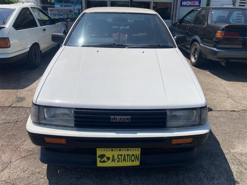 COROLLA LEVIN