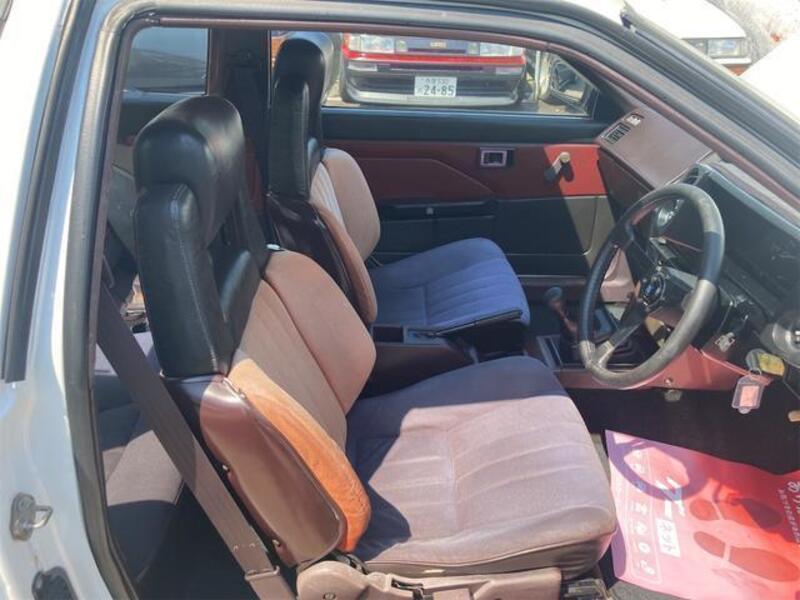 COROLLA LEVIN