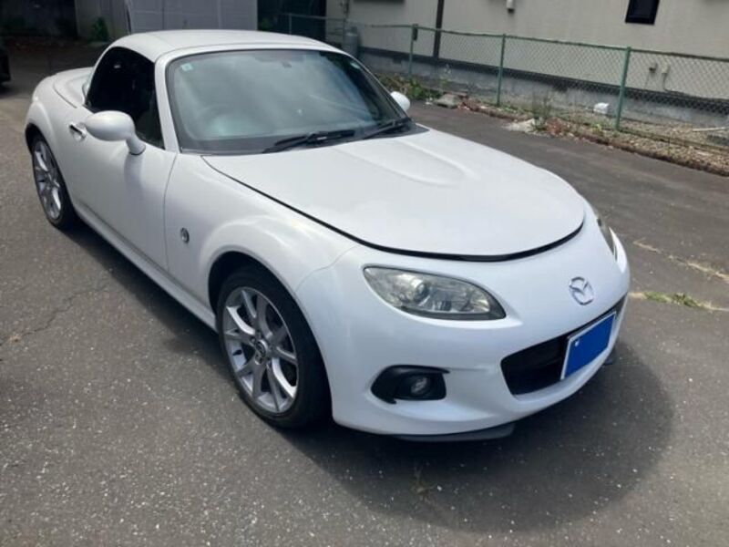 ROADSTER-0