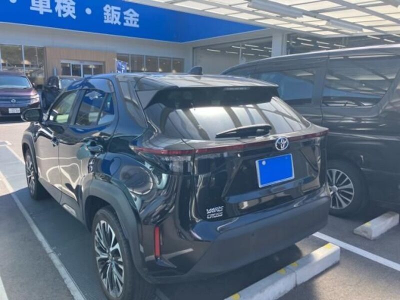 YARIS CROSS