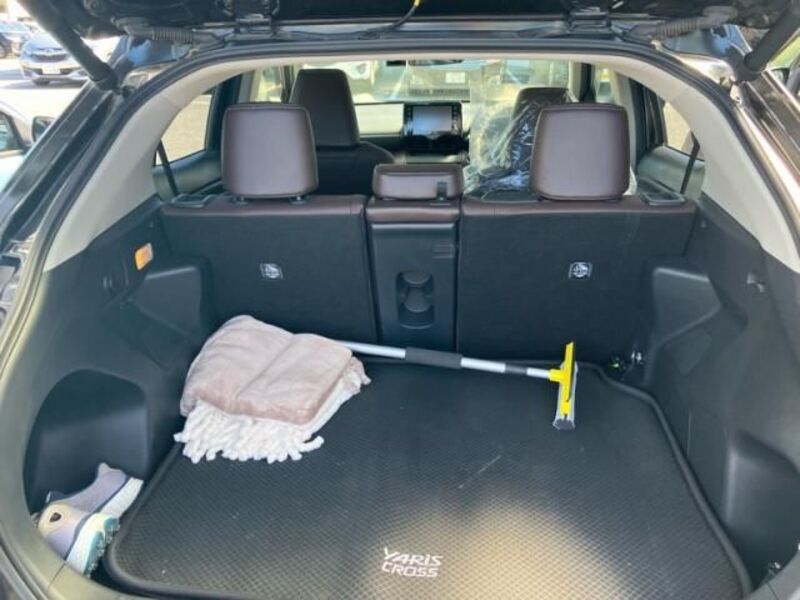 YARIS CROSS
