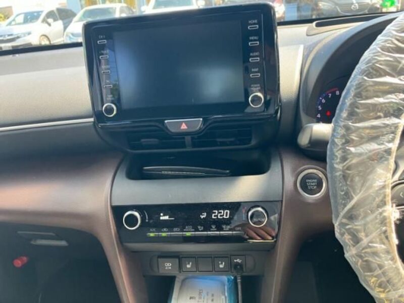 YARIS CROSS