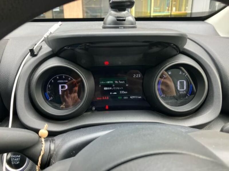 YARIS CROSS