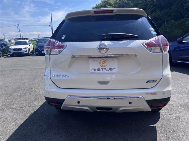 X-TRAIL