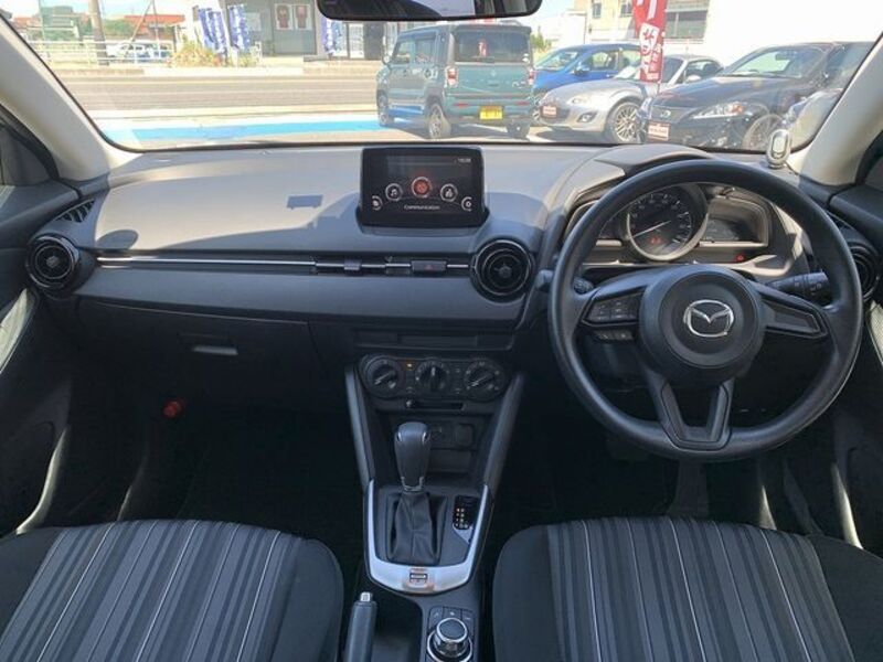 MAZDA2