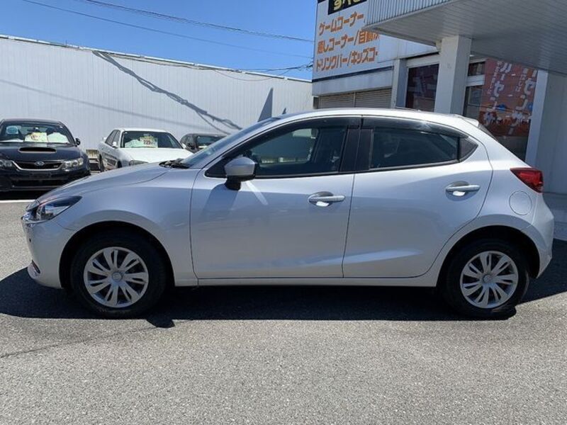MAZDA2
