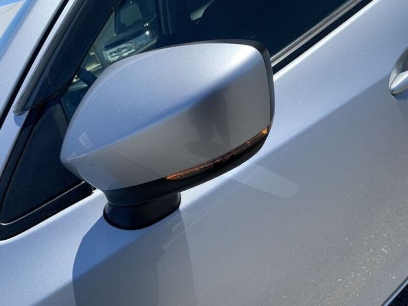 MAZDA2