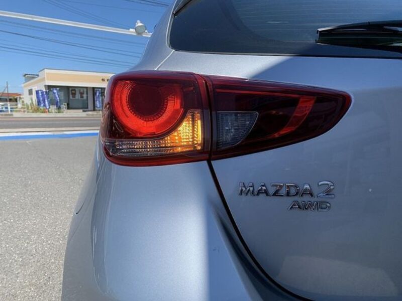 MAZDA2