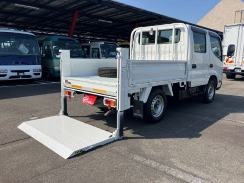 TOYOTA DYNA