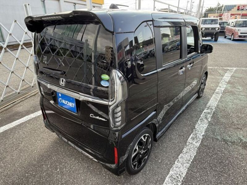 N BOX CUSTOM