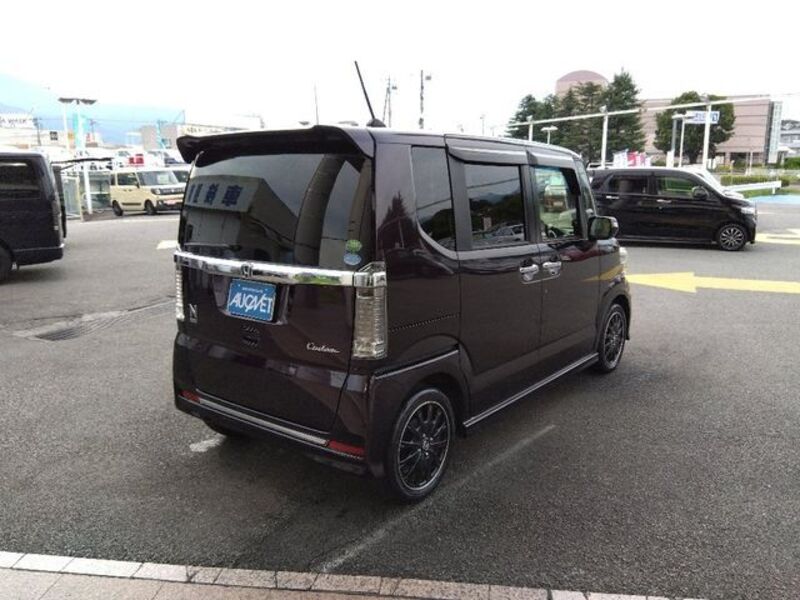N BOX CUSTOM