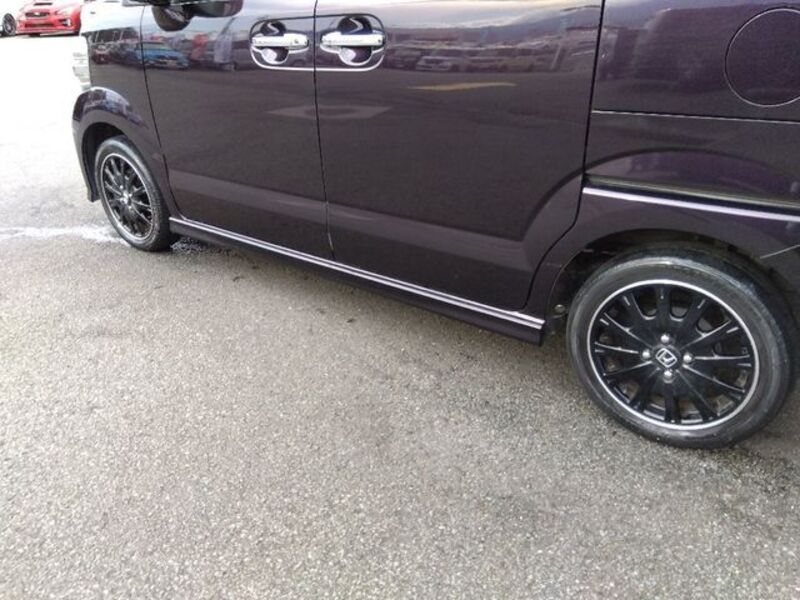 N BOX CUSTOM