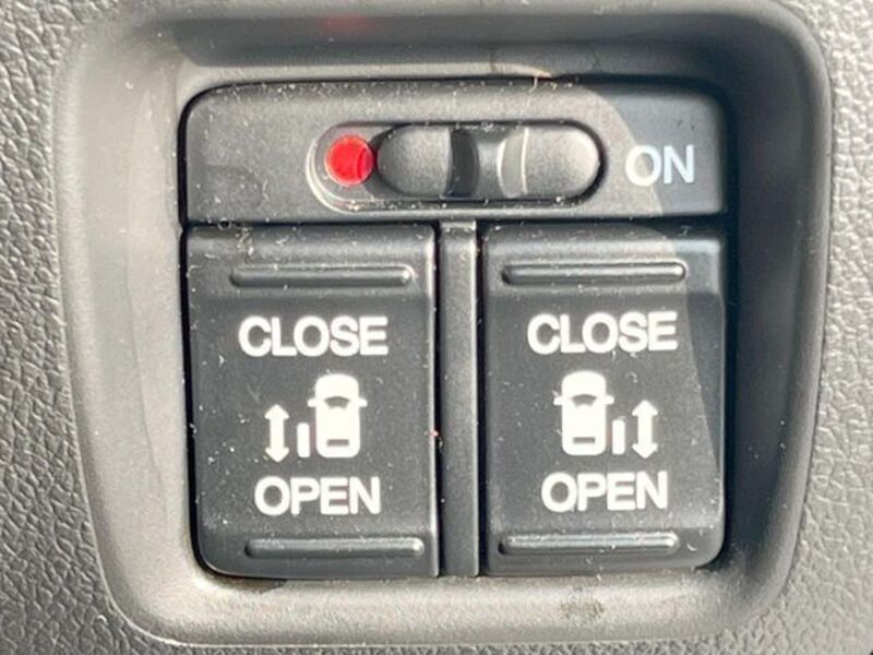 N BOX
