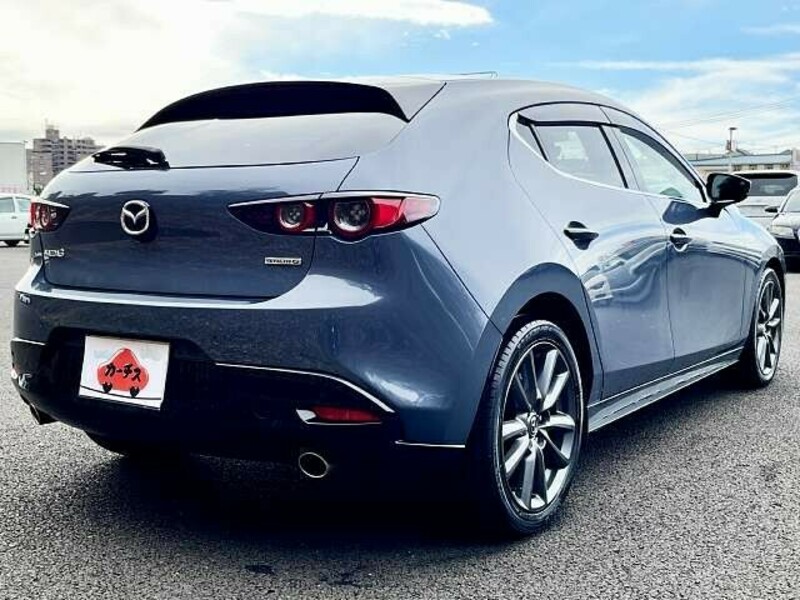 MAZDA3