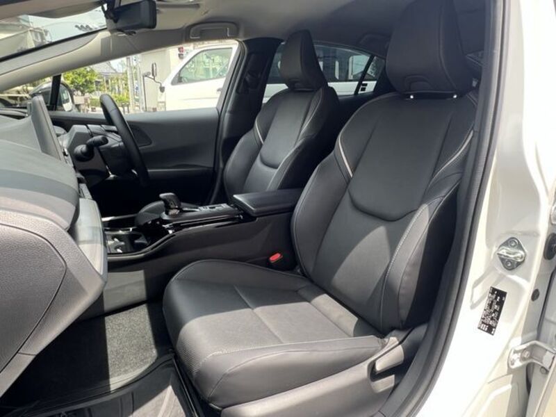 PRIUS PHV