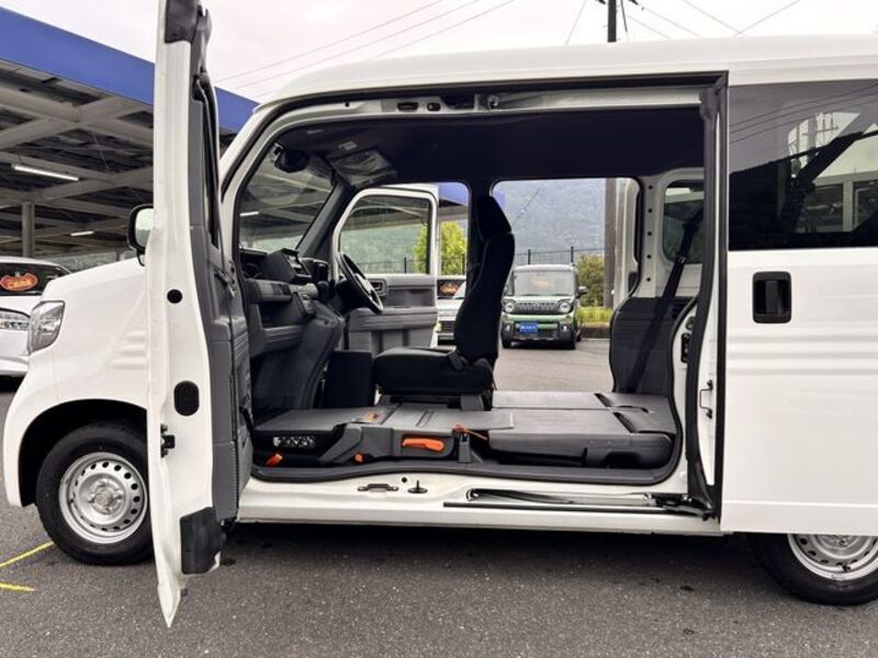N-VAN