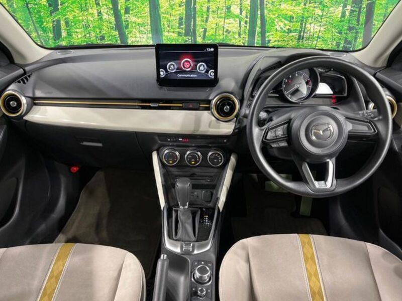 MAZDA2