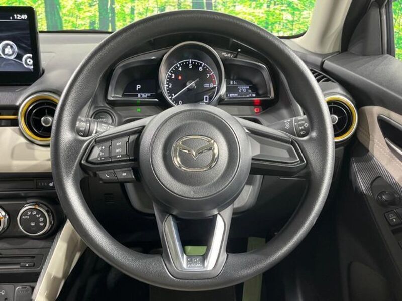 MAZDA2