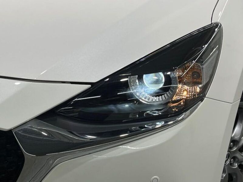 MAZDA2