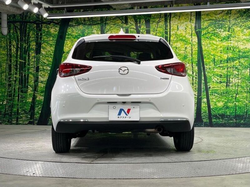 MAZDA2