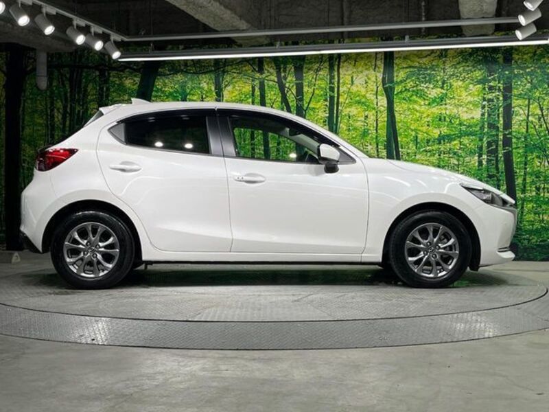 MAZDA2