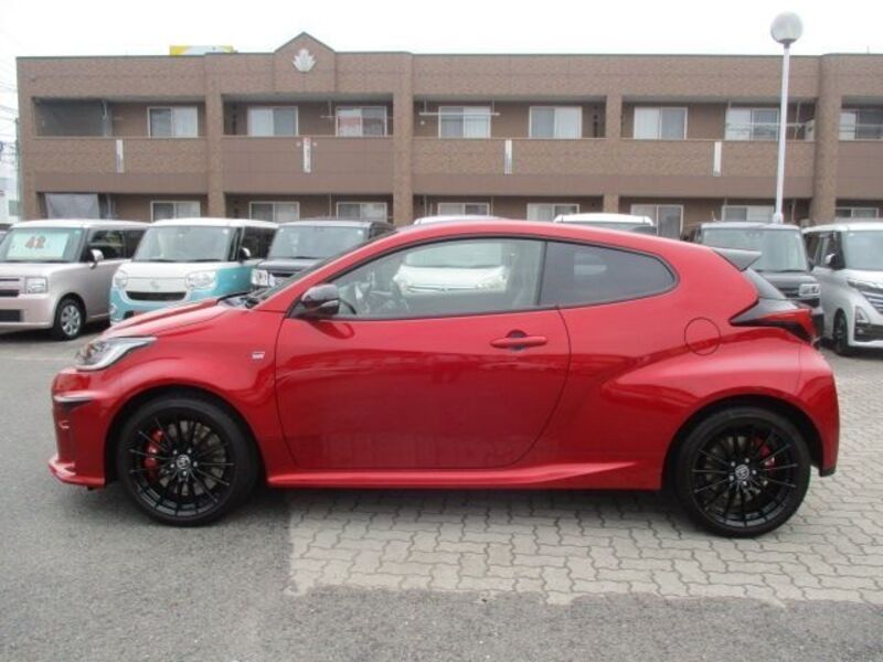 GR YARIS