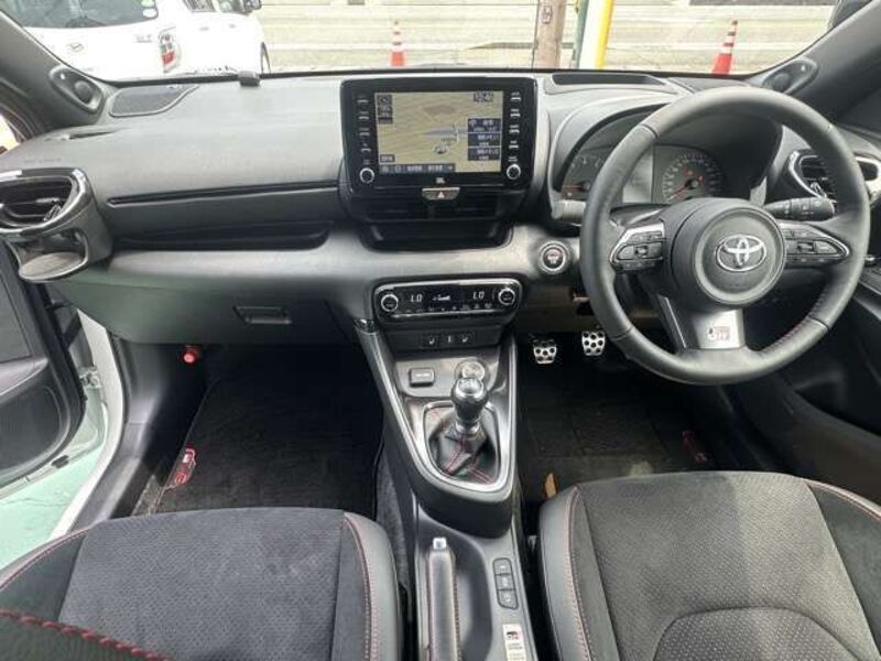 GR YARIS