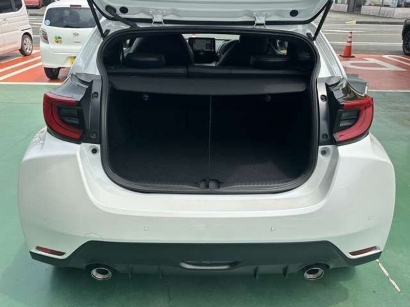 GR YARIS
