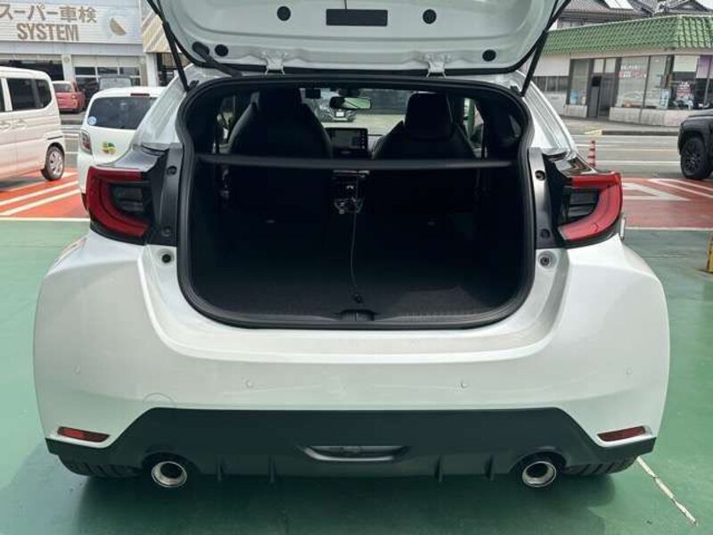 GR YARIS