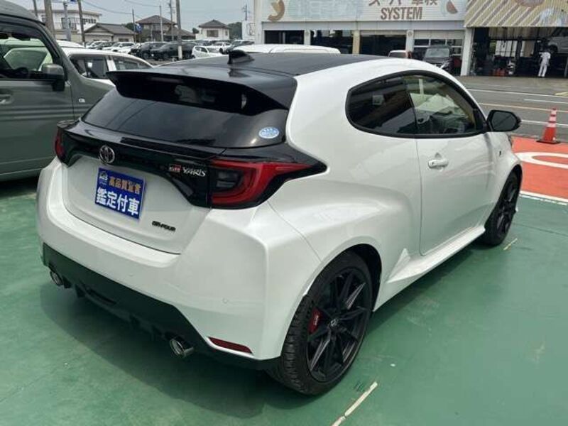 GR YARIS