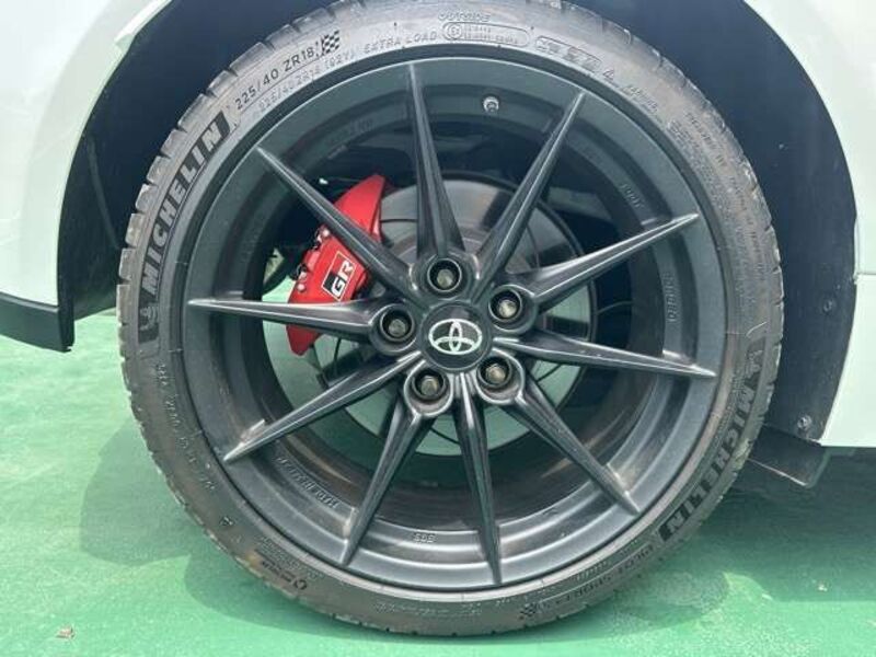 GR YARIS
