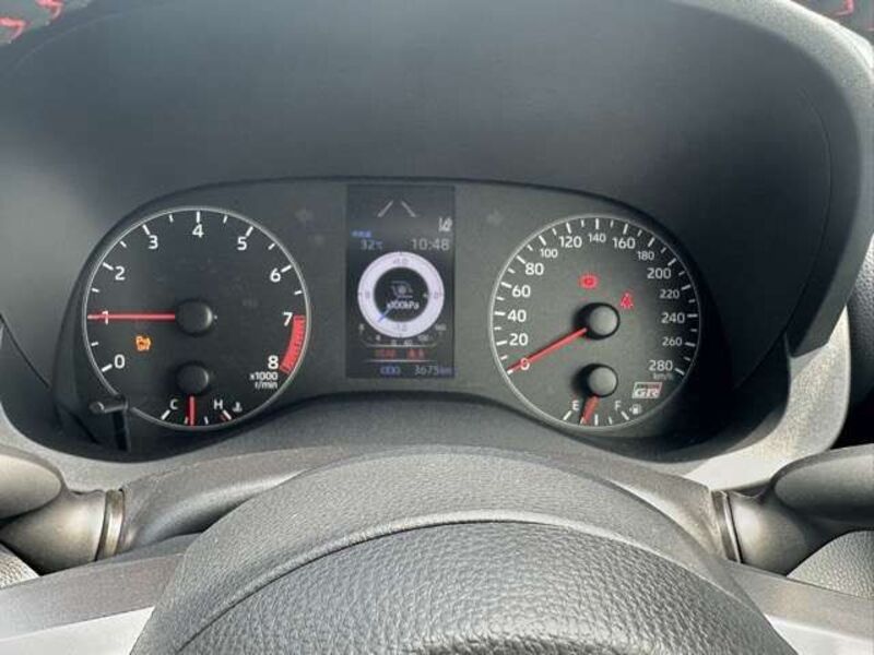 GR YARIS