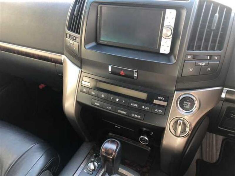 LAND CRUISER