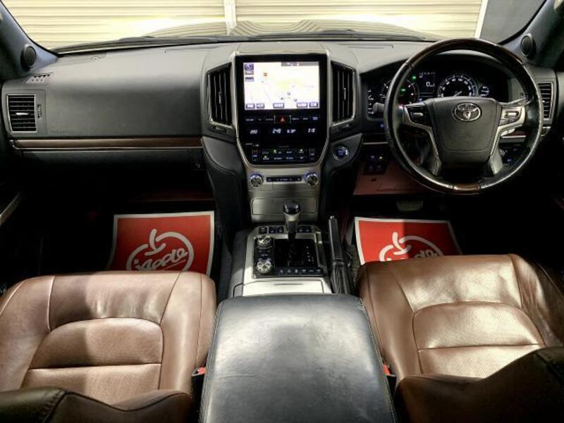 LAND CRUISER