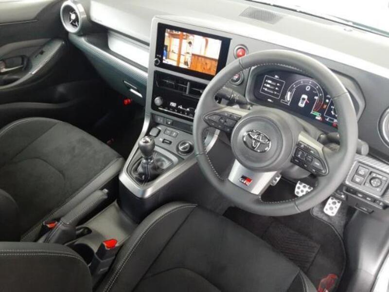 GR YARIS