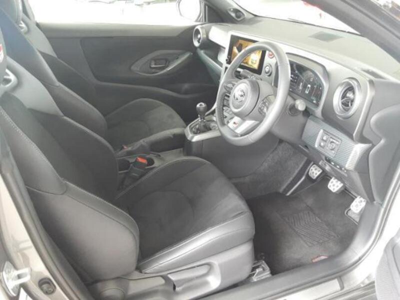 GR YARIS