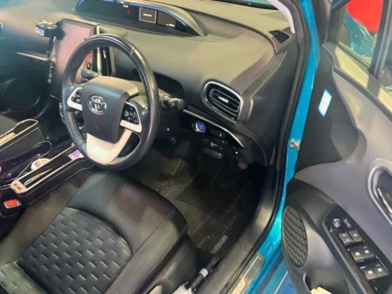 PRIUS PHV