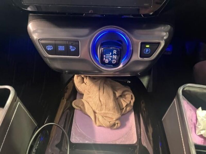 PRIUS PHV