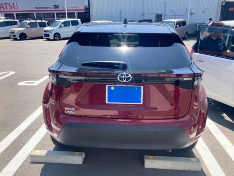 YARIS CROSS