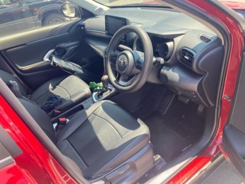 YARIS CROSS