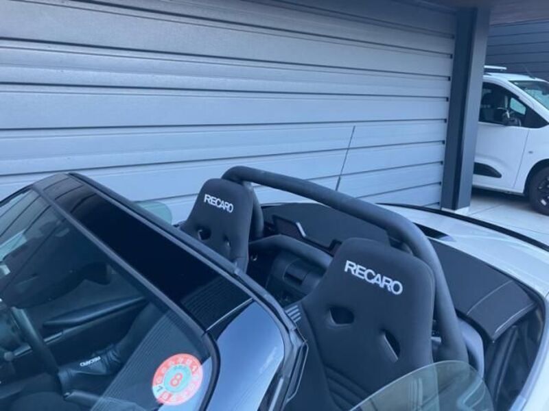 ROADSTER
