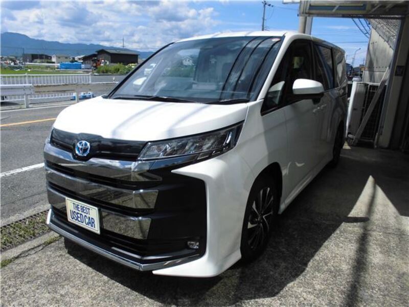 TOYOTA NOAH