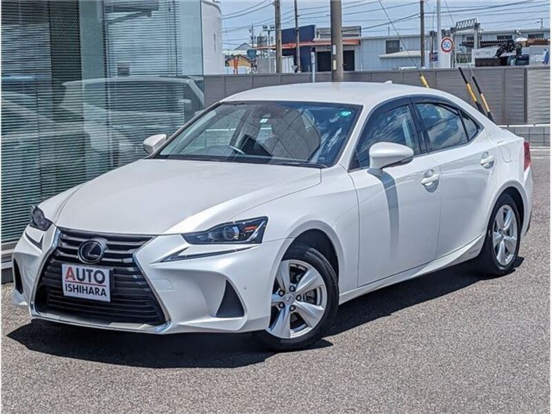LEXUS IS