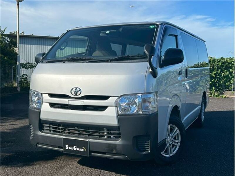 TOYOTA HIACE