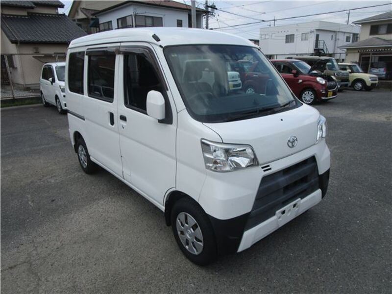 TOYOTA PIXIS VAN