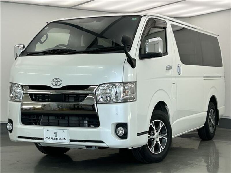 TOYOTA HIACE