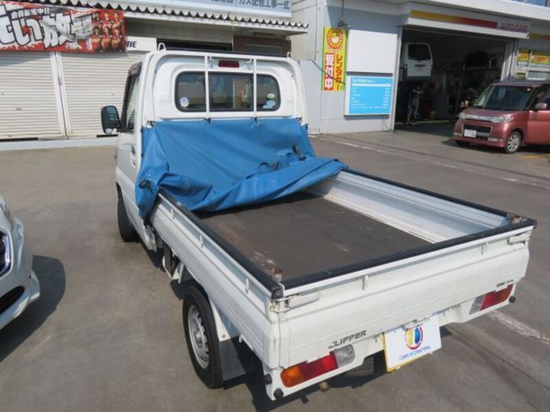 CLIPPER TRUCK