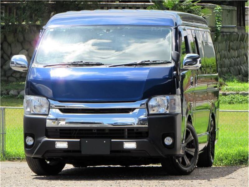 TOYOTA HIACE VAN