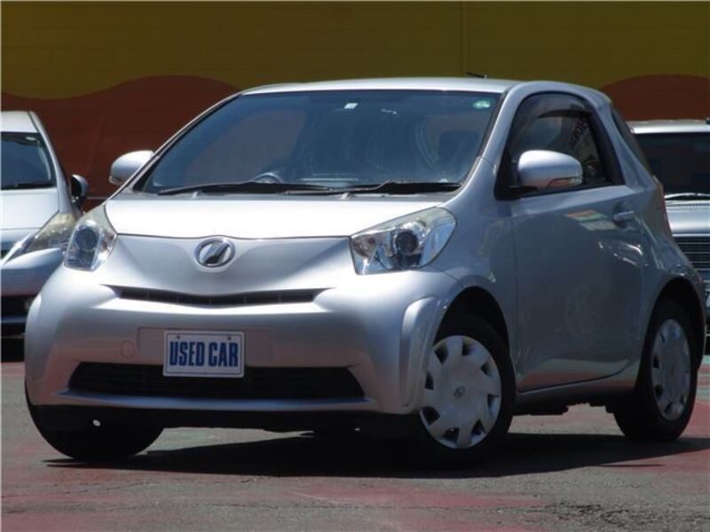 TOYOTA IQ